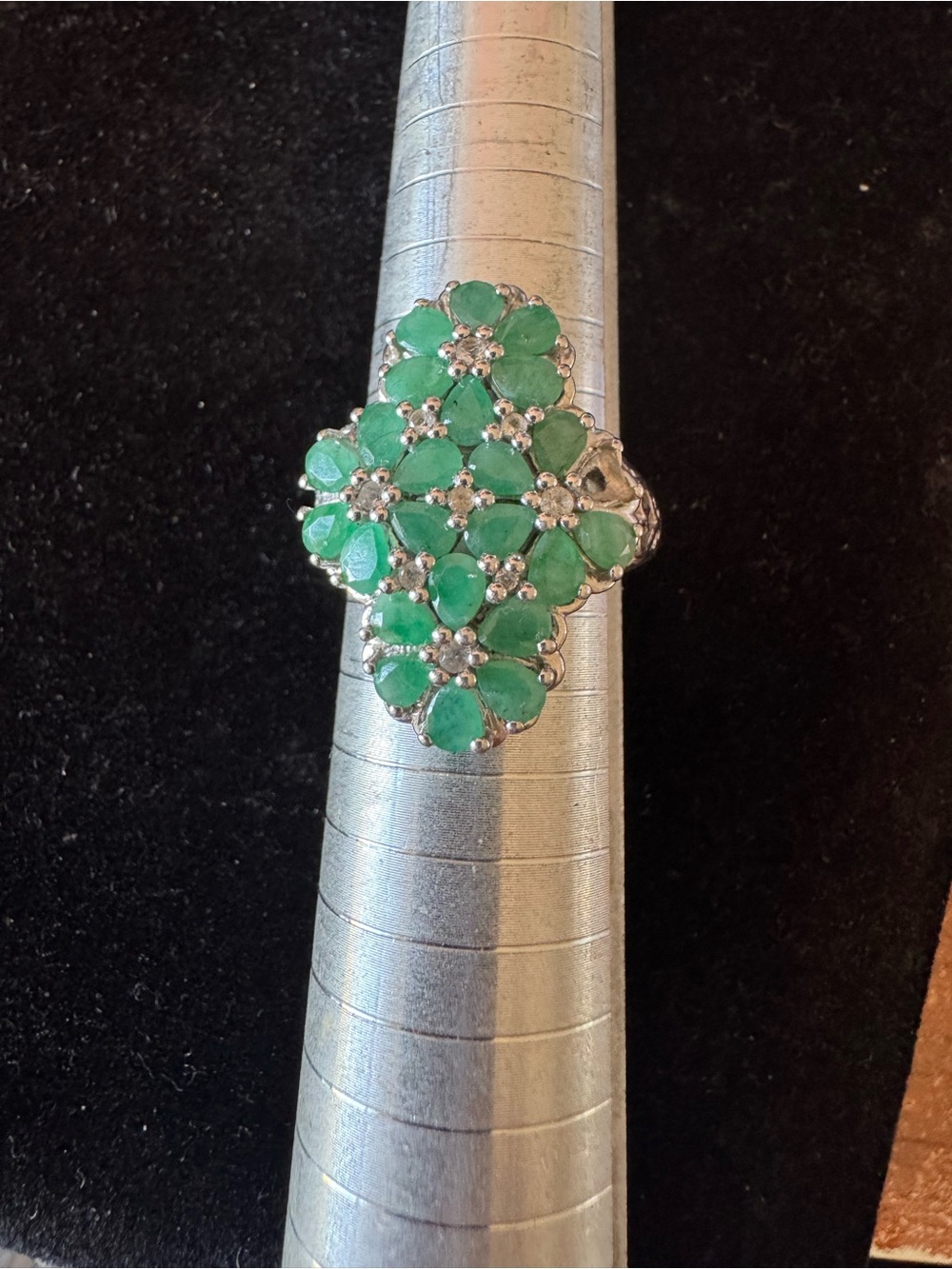 925 Sterling emerald Green Floral Cluster Ring - size 9